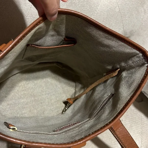 Dooney & Bourke GUC with callouts bucket bag - Picture 4 of 10